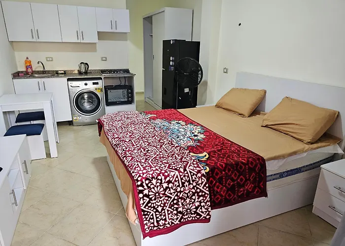 Appartamento Ground Floor Garden & Pool & *