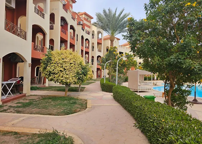 Ground Floor Garden & Pool & Appartamento