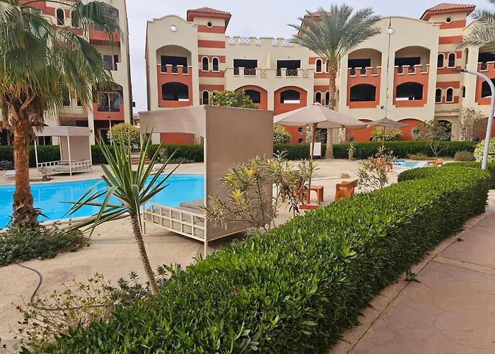 Appartamento Ground Floor Garden & Pool & *
