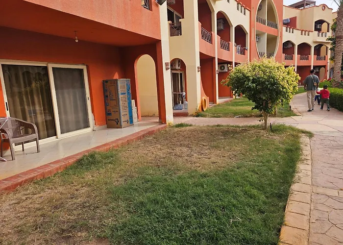 Ground Floor Garden & Pool & Appartamento
